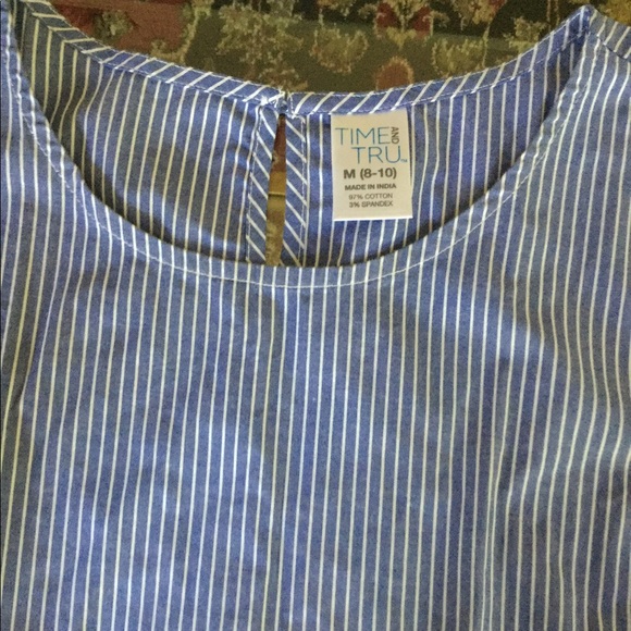 Beautiful blouse - Picture 2 of 2